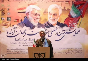 زیر خیمه ولایت بودن، رمز ماندگاری حاج قاسم است