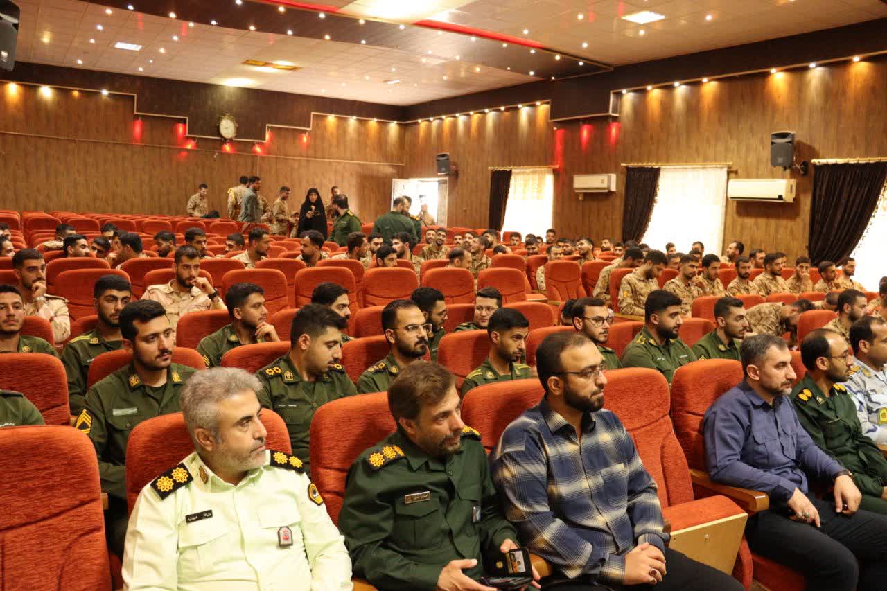 همایش گرامیداشت روز سرباز در لنگرود برگزار شد همایش گرامیداشت روز سرباز در لنگرود برگزار شد
