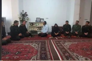 سردار شهسواری با خانواده شهید ورمزیار دیدار کرد