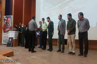 تجلیل از تیم&zwnj;های برتر جشنواره ورزشی دومین کنگره شهدای شهرستان همدان