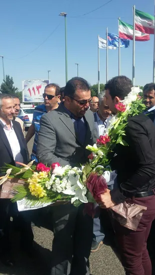 قدردانی از زحمات قهرمانان ملی و جهانی از وظایف نهادهای مردمی است