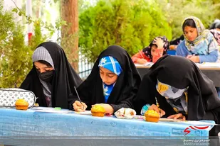 ۲۵۰ دانش&zwnj;آموز خطاط، وصیت&zwnj;نامه شهدای قم را خوشنویسی کردند