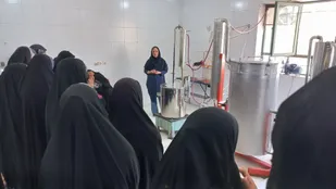 بازدید گروهی از نوجوانان حوزه حضرت خدبجه سلام الله علیهم از پژوهشکده بیوتکنولوژی کشاورزی انجام شد