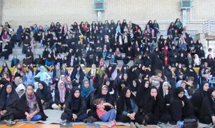 تجليل از ۳۰ نفر از دختران شهدای گلپایگان