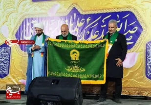 کاروان زیر سایه خورشید