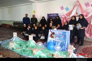تجلیل از نخبگان علمی بسیج خواهران سپاه نهاوند