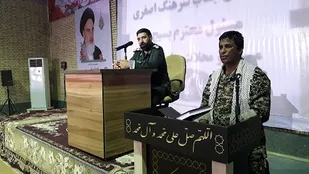 ما هرچه انجام دهیم به شهدا بدهکاریم