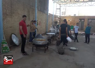 اطعام حسنی با پخت ۱۰۰۰پرس غذا به مناسبت میلاد امام حسن مجتبی(ع)