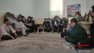 با خانواده شهید مهماندوست در شهر بنجاردیدار شد