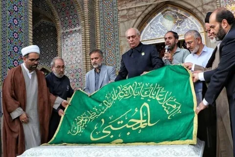 رونمایی از سنگ مزار مطهر حضرت عبدالعظیم (ع) در شیراز/ حاصل هنر دست و کلام مراجع عظام