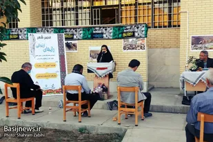 عصر شعر رازهای ارغوانی و روایتگری دفاع مقدس در ملایر