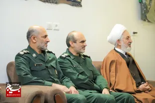دیدار نوروزی مسئول نمايندگي ولي فقيه در سپاه کربلا با خانواده شهید مدافع حرم سعید کمالی