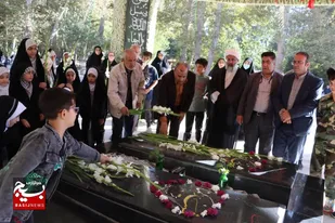 برگزاری آیین غبارروبی و عطرافشانی مزار شهدا ماهدشت