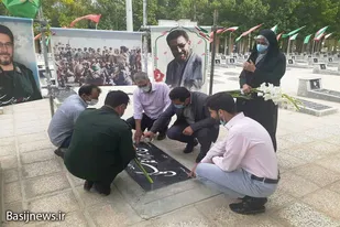 غبارروبی و عطر افشانی گلزار شهدای شهرستان نهاوند