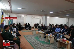فرزندان شهدا الگو و نماد مردم هستند