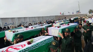 ورود پیکرهای ۶۹ شهید دوران دفاع مقدس به جمهوری اسلامی ایران