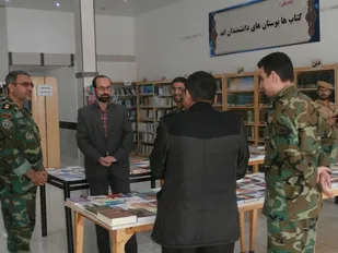 برپایی نمایشگاه با ٥٠٠ عنوان کتاب در لشکر ۵۸ تکاور ذوالفقار شاهرود