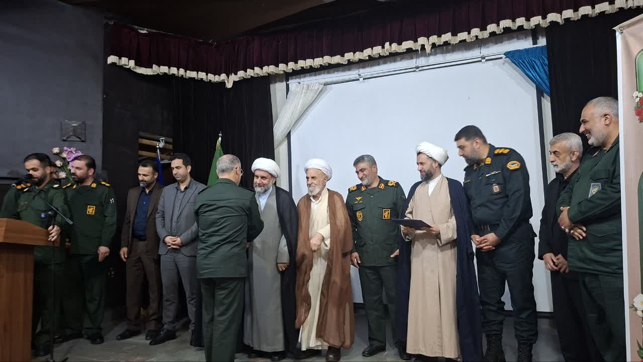 دشمن در تلاش برای دو‌قطبی‌ سازی در ایران است  