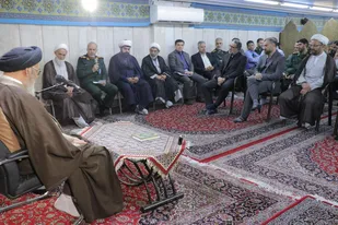 جلسه بررسی برنامه&zwnj;های کنگره شهدا که با حضور امام جمعه و نماینده ولی فقیه در استان اصفهان
