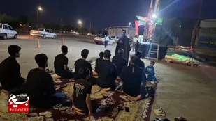 برپایی ایستگاه صلواتی و اقامه نماز جماعت در خیابان&zwnj;های گتوند همزمان با ماه محرم