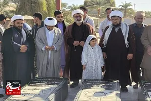 غبار روبی مزار شهدای گمنام بخش جلگه چاه هاشم
