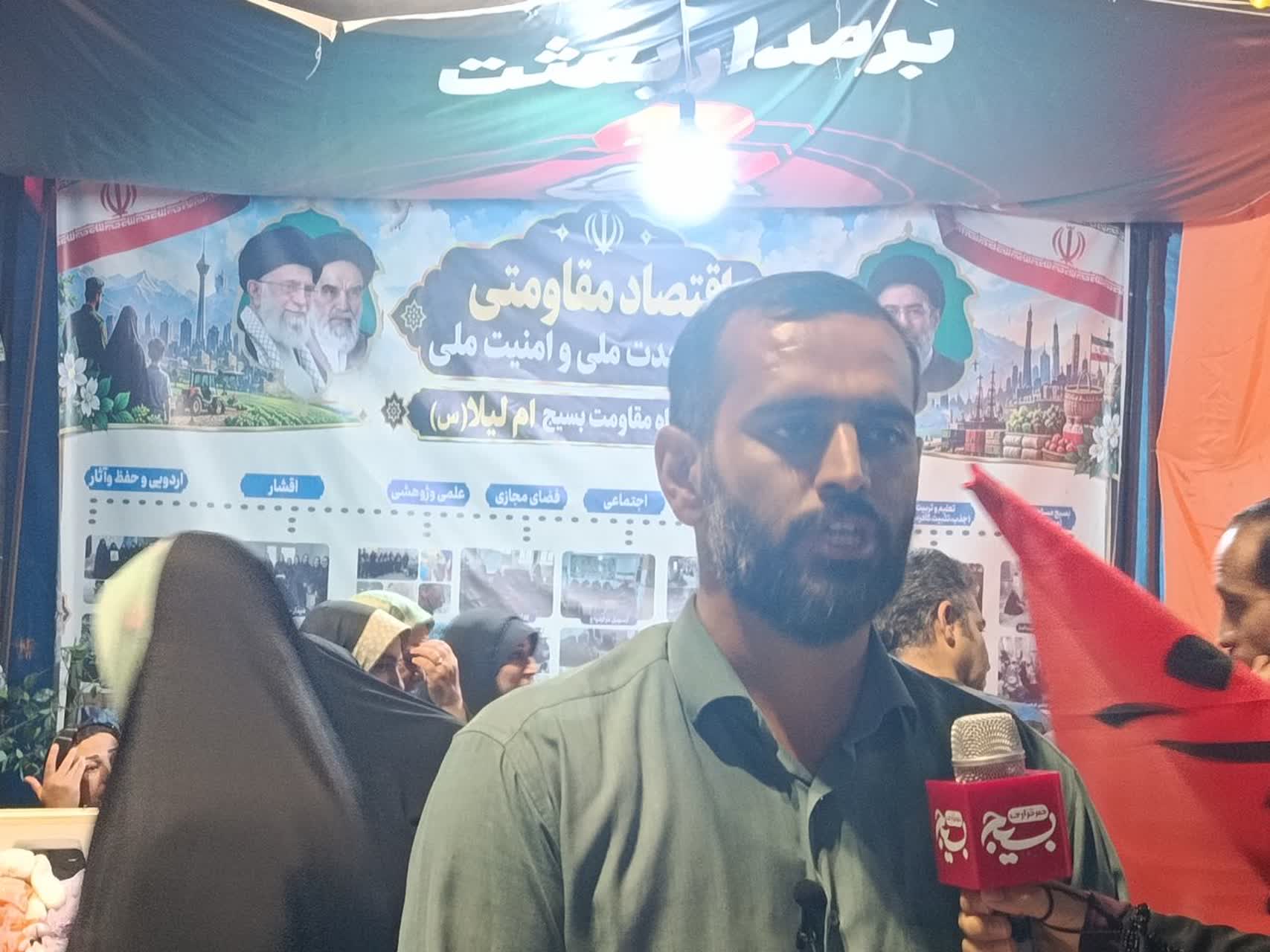 هم‌زمان با اجتماع مردمی «شب‌های اقتدار»، نمایشگاه «اسوه بسیج» در سمنان افتتاح شد.