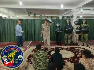 برگزاری کلاسهای دفاعی و امنیتی در پایگاه مقاومت بسیج علویون حوزه کربلا بمناسبت هفته بسیج