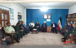 دیدار نیروهای نظامی و انتظامی شبستر با امام جمعه این شهرستان