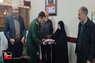دیدار سردار زارع&zwnj;کمالی با خانواده معظم شهید &laquo;هومن غیاثوند&raquo;