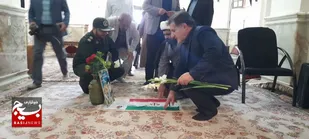 گلباران مزار شهداء اشتهارد همزمان با هفته دفاع مقدس +تصاویر