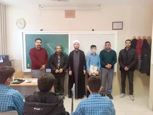 مراسم تجلیل از برگزیدگان مسابقات قرآن کریم شهر وزوان برگزار شد.