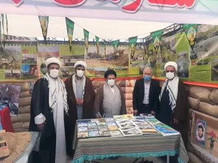 بازدید مسئول نمایندگی ولی فقیه سپاه استان سمنان از نمایشگاه دفاع مقدس+ تصاویر