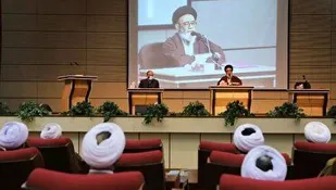 اعتقاد به نظام رمز ماندگاری انقلاب اسلامی است