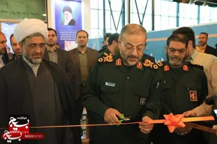 بازدید سردار سلیمانی از نمایشگاه استکبارستیزی &laquo;نسخ&raquo;