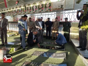 عطر افشانی و غبارروبی گلزار شهدای شهرستان زاهدان