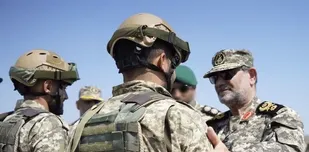 بازدید سردار تنگسیری از رده های تفنگدار دریایی ، موشکی و شناوری در جزایر سه&zwnj;گانه