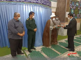 تقدیرامام جمعه شهر اهرم از خدمات فرماندارتنگستان