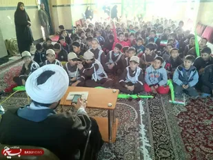 راهپیمایی دانش آموزان بسیجی روستای دیزج به مناسبت دهه مبارک فجر