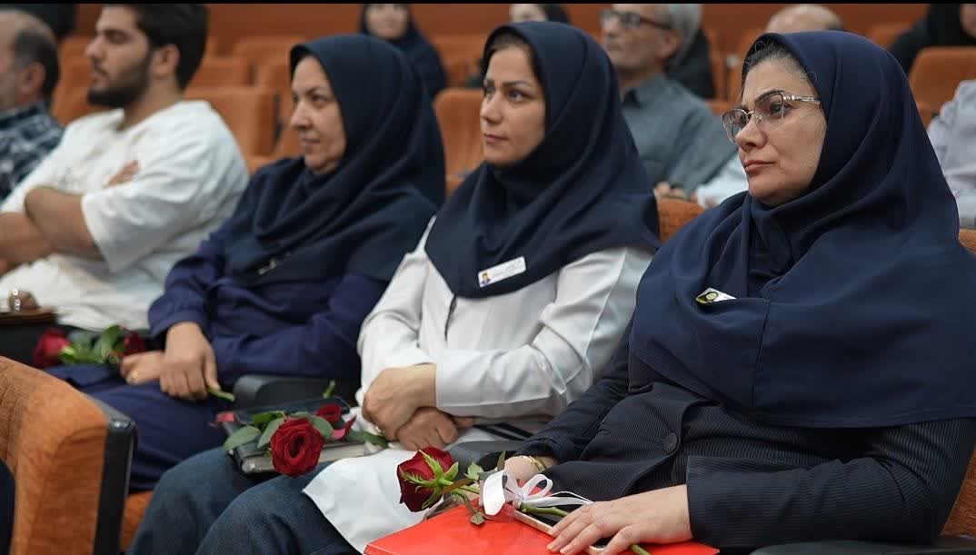 جامعه پزشکی در دفاع مقدس، کرونا و میدانهای خدمت، نقشآفرینی ماندگاری داشته است جامعه پزشکی در دفاع مقدس، کرونا و میدانهای خدمت، نقشآفرینی ماندگاری داشته است