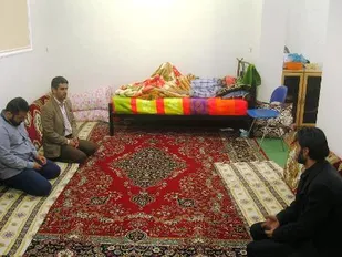 عیادت از پدر شهید در روستای دهنو از توابع کوهرنگ