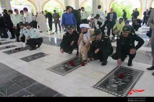 عطرافشانی مزار شهدای فامنین به&zwnj;مناسبت سالروز فتح خرمشهر
