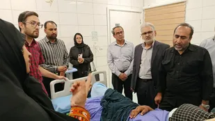 عیادت بسیجیان اصحاب خبر و&nbsp; رسانه سیستان&zwnj;وبلوچستان از خبرنگار مجروح مهر