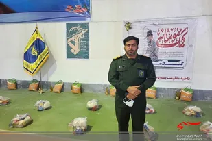 توزیع بسته های حمایتی توسط بسیجیان بین مردم مهرستان