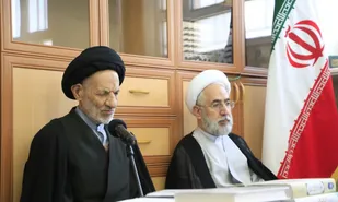 دشمن همواره بر ترویج فساد و قانون شکنی در جامعه تلاش دارد