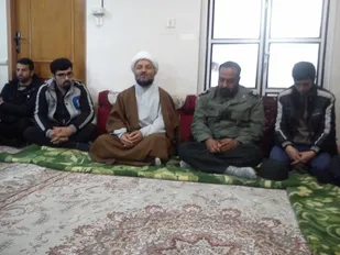 درخت تنومند انقلاب با خون شهدا آبیاری شده است