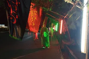 راه اندازی موکب نمادین شهدا در حسینیه ایران