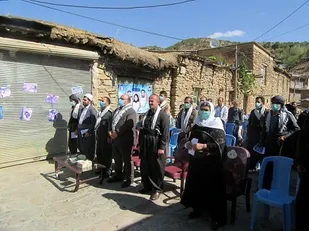 برگزاری یادواره شهدا آبروی محله درب منزل شهید جلال محمودی