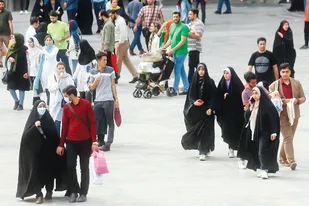 با رئیس اداره عفاف، حجاب و خانواده ستاد امربه&zwnj;معروف و نهی&zwnj;ازمنکر استان تهران
 درباره چرایی مسئله&zwnj;شدن حجاب اقتصاد با حجاب ارتباط دارد