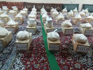 تهیه و توزیع ۷۰ بسته معیشتی در محلات فدک و ذوالفقار شاهرود+ تصاویر