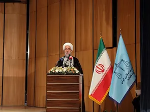 قاضی نباید برای قدرتمند چراغ سبز و برای ضعیف سد ایجاد کند